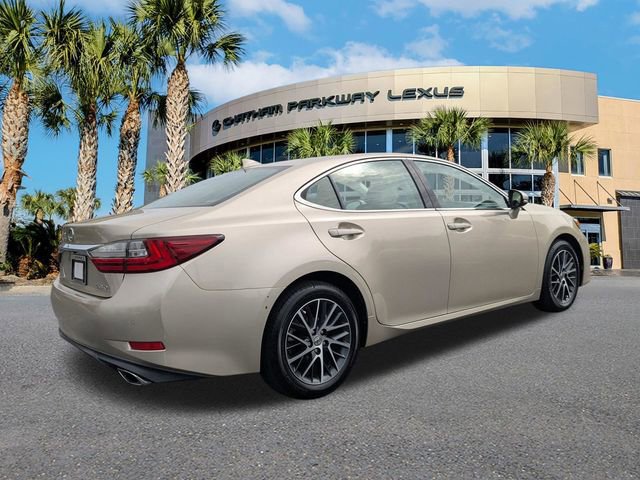 Used 2016 Lexus ES 350 w/ Luxury Package w/Wood Trim image 5