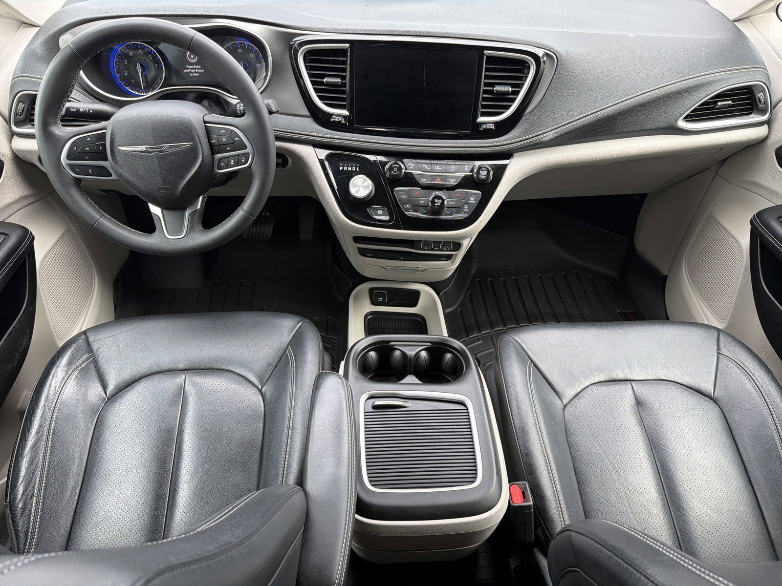Used 2022 Chrysler Pacifica Touring-L w/ Uconnect Theater Family Group image 10