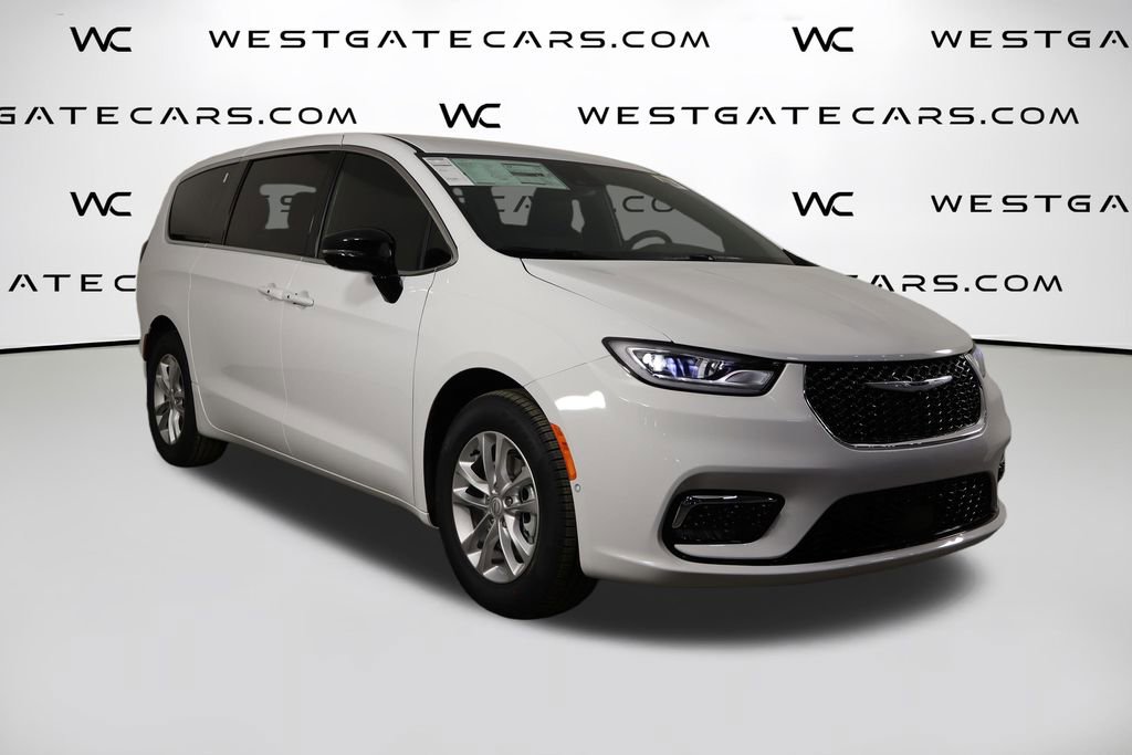 New 2026 Chrysler Pacifica Select image 43