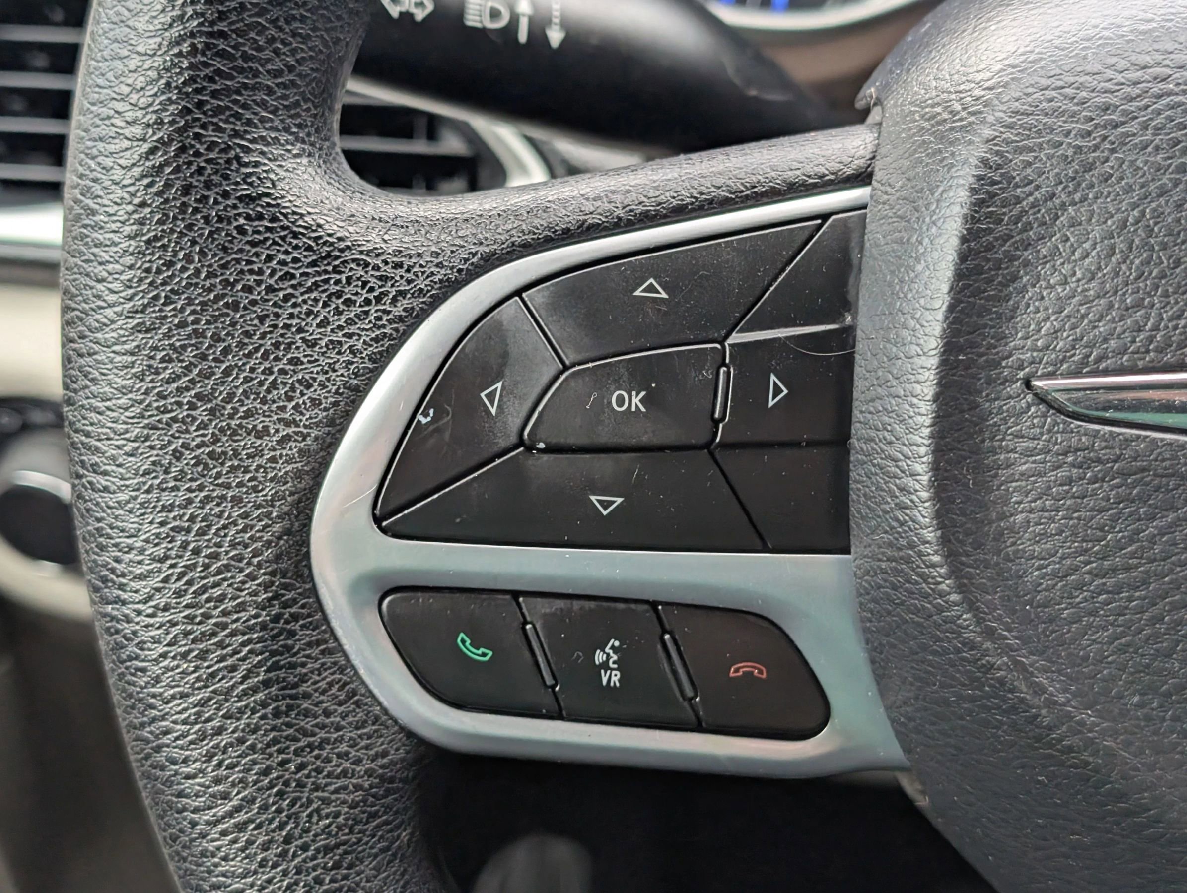 Used 2020 Chrysler Voyager Lxi image 17