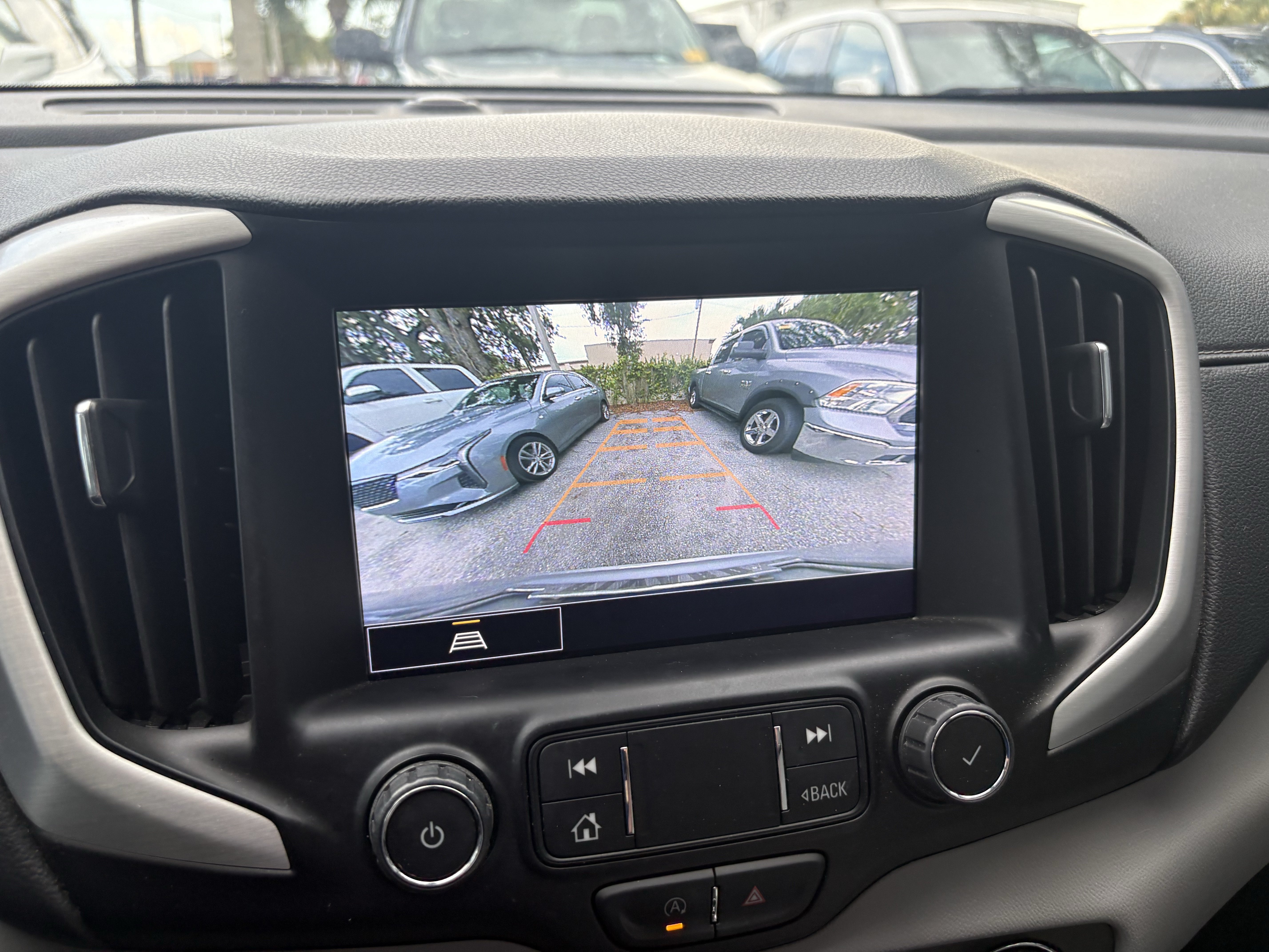 Used 2022 GMC Terrain SLT AWD/4WD image 12