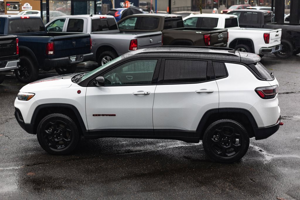 Used 2023 Jeep Compass Trailhawk w/ Trailhawk Elite Group image 11