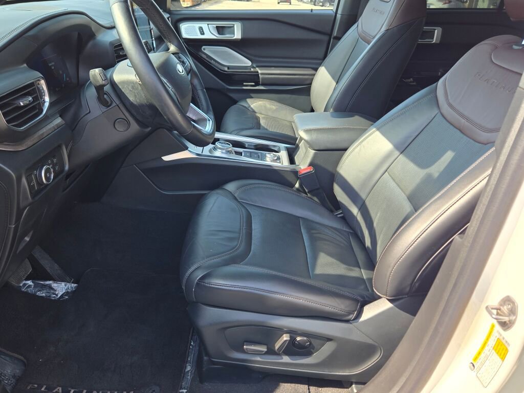 Used 2023 Ford Explorer Platinum w/ Technology Package AWD/4WD image 31