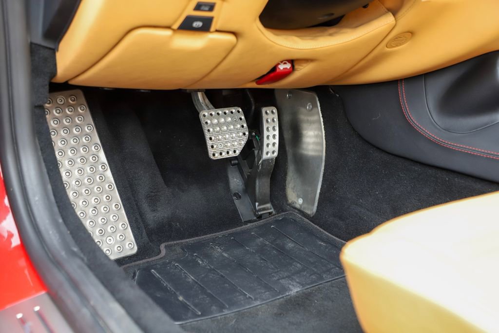 Used 2010 Ferrari California image 53