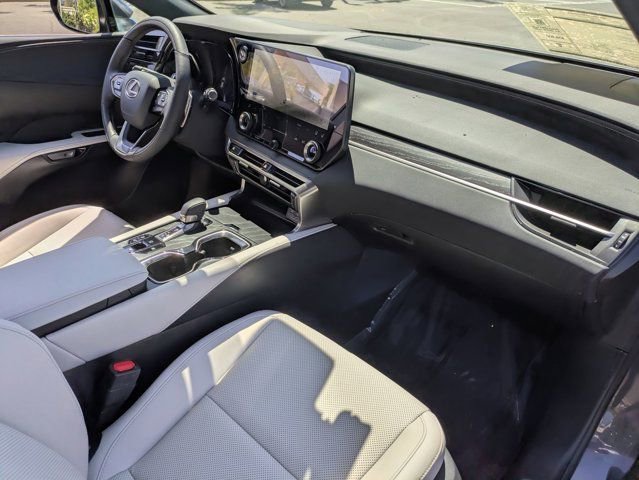 Used 2026 Lexus RX 350h w/ Convenience Package image 31