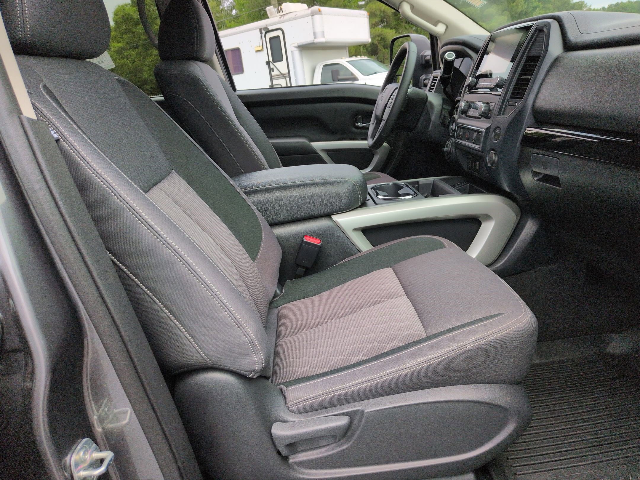 Used 2024 Nissan Titan SV w/ SV Convenience Package AWD/4WD image 33