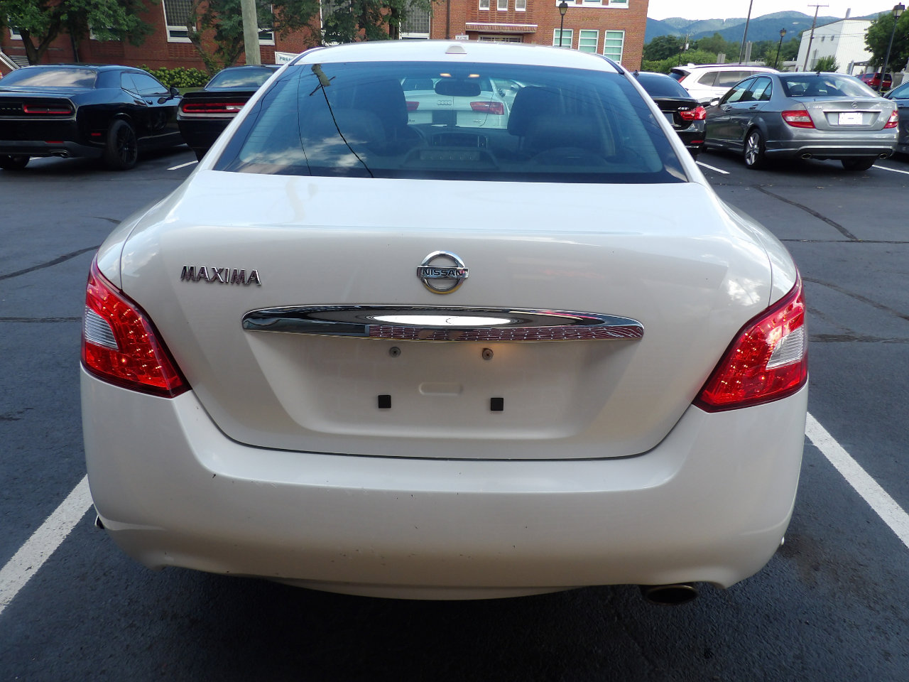 Used 2011 Nissan Maxima 3.5 SV w/ Cold Pkg image 4
