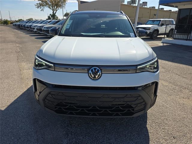 New 2026 Volkswagen Taos SE FWD image 2