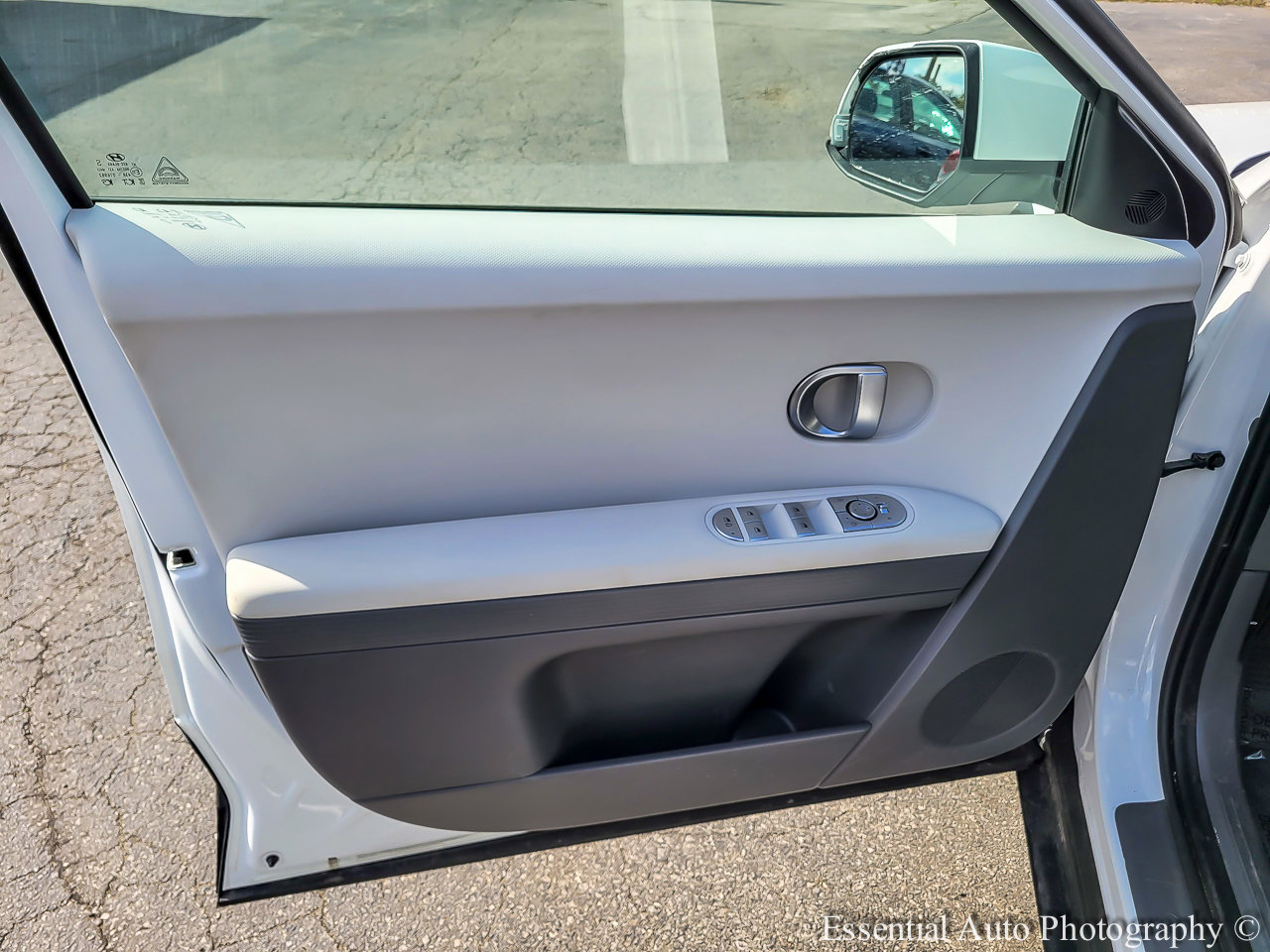 Used 2024 Hyundai Ioniq 5 SEL RWD image 26