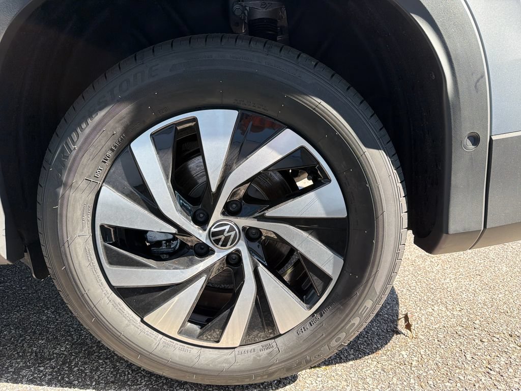 New 2026 Volkswagen Tiguan S FWD image 8