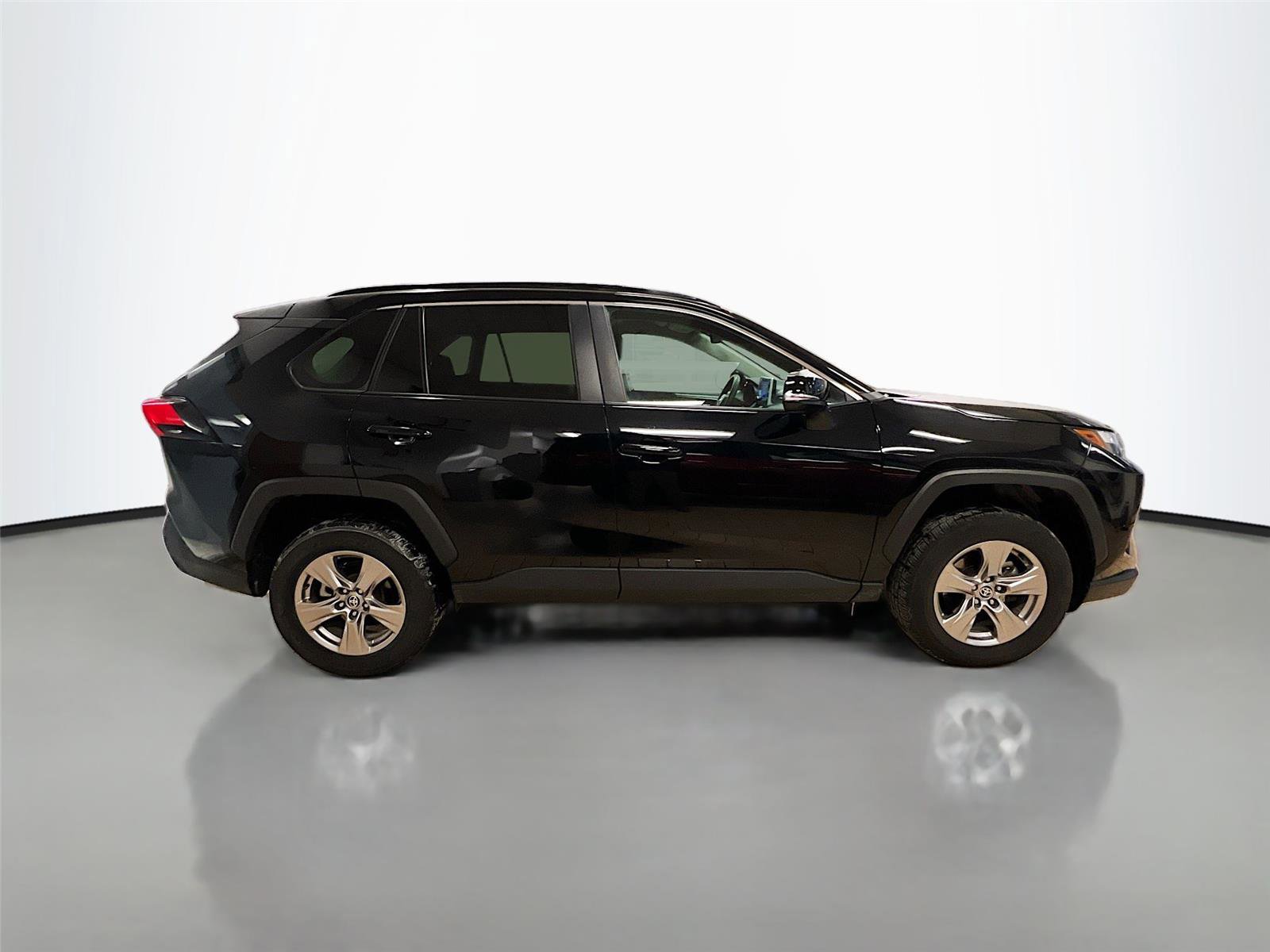 Used 2023 Toyota RAV4 XLE image 37