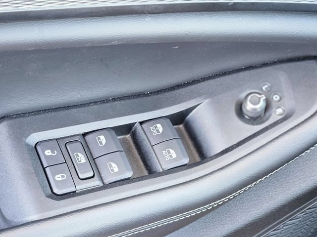 Used 2025 Jeep Grand Cherokee Altitude AWD/4WD image 20
