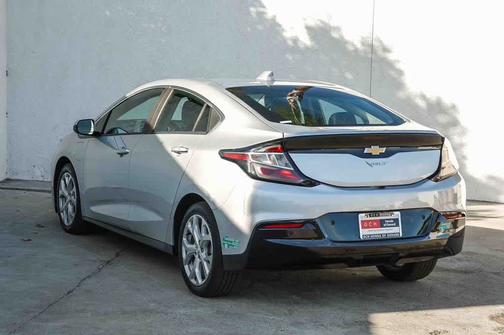 Used 2017 Chevrolet Volt Premier w/ Driver Confidence II Package FWD image 6