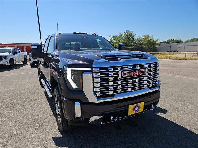 Used 2024 GMC Sierra 2500 Denali w/ Technology Package AWD/4WD image 7