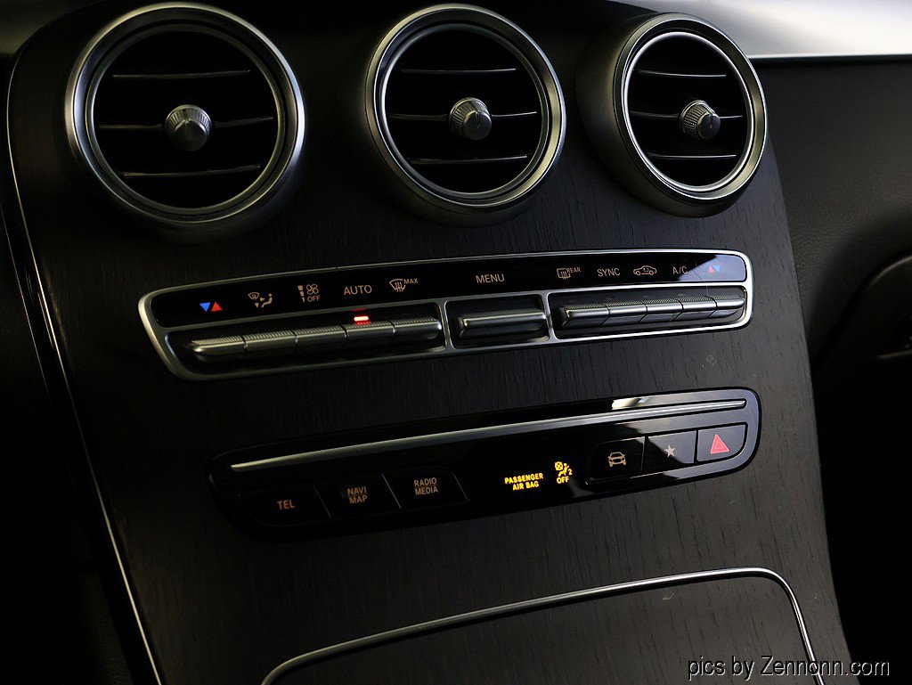 Used 2021 Mercedes-Benz GLC 300 GLC 300 image 21