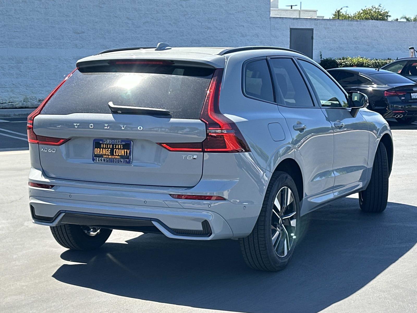 New 2026 Volvo XC60 T8 Plus w/ Climate Package AWD/4WD image 6