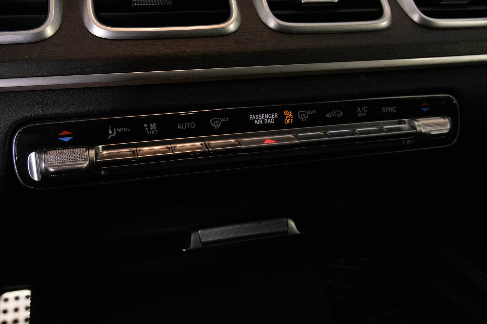 Used 2022 Mercedes-Benz GLS 450 4MATIC image 22