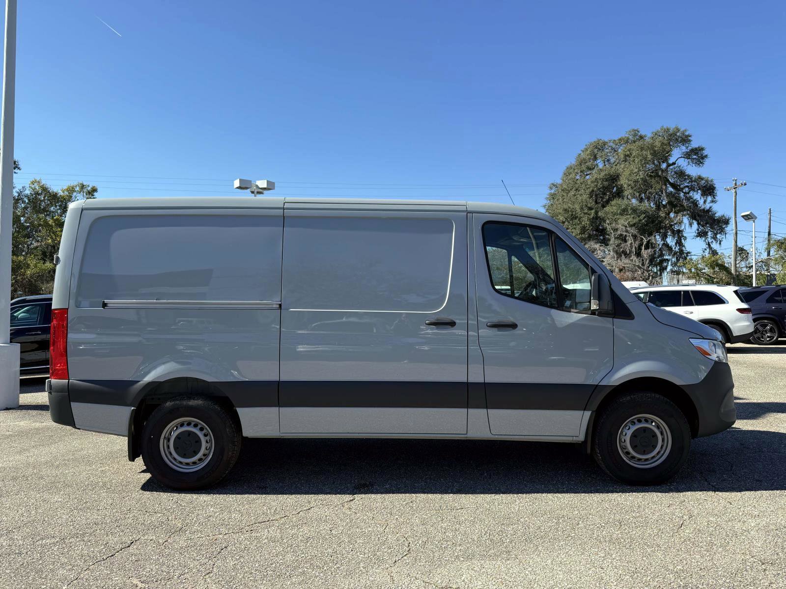 Used 2024 Mercedes-Benz Sprinter 144 Cargo image 4