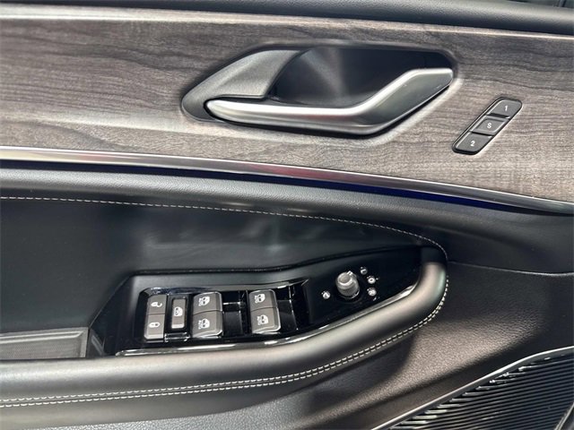 Used 2023 Jeep Grand Cherokee Overland image 20