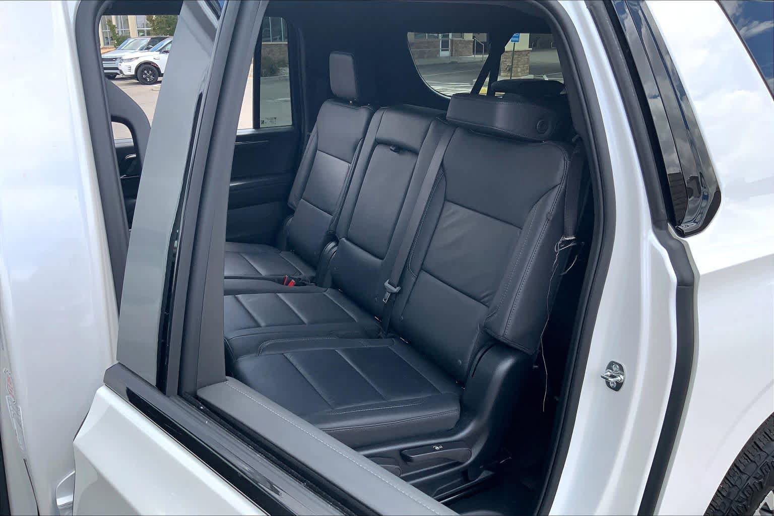 Used 2025 Chevrolet Suburban Z71 AWD/4WD image 20