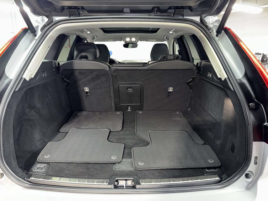 Used 2024 Volvo XC60 B5 Plus w/ Climate Package AWD/4WD image 17