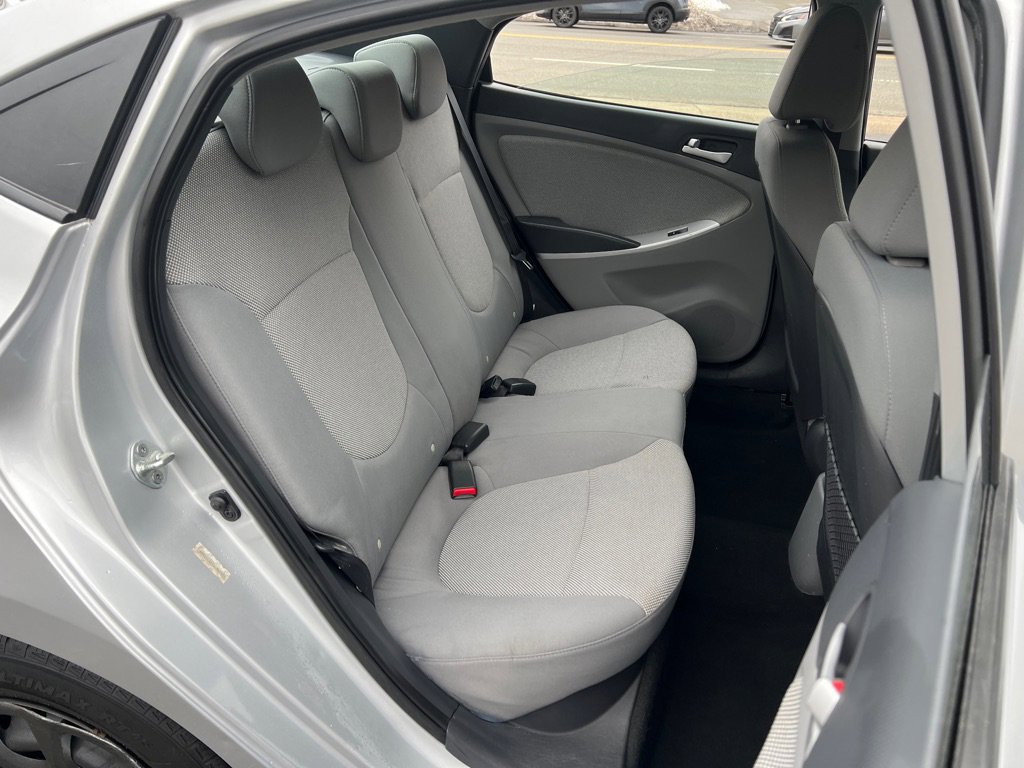 Used 2013 Hyundai Accent GLS FWD image 15