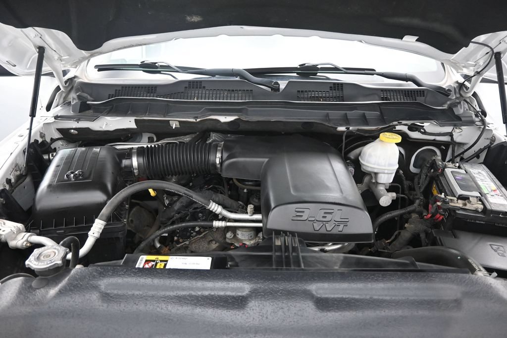 Used 2018 RAM 1500 ST w/ SXT Appearance Group AWD/4WD image 13