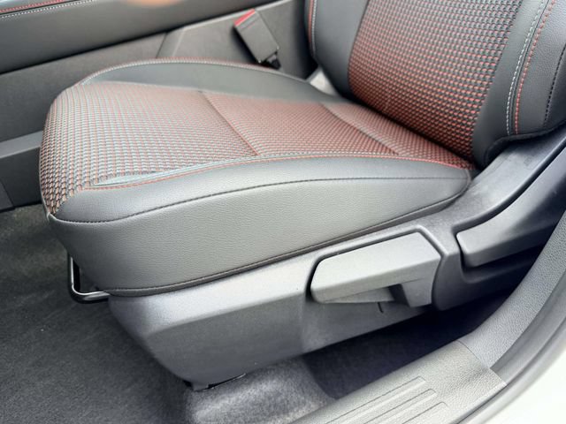 New 2026 Nissan Kicks SR w/ Interior Electronics Package FWD image 15