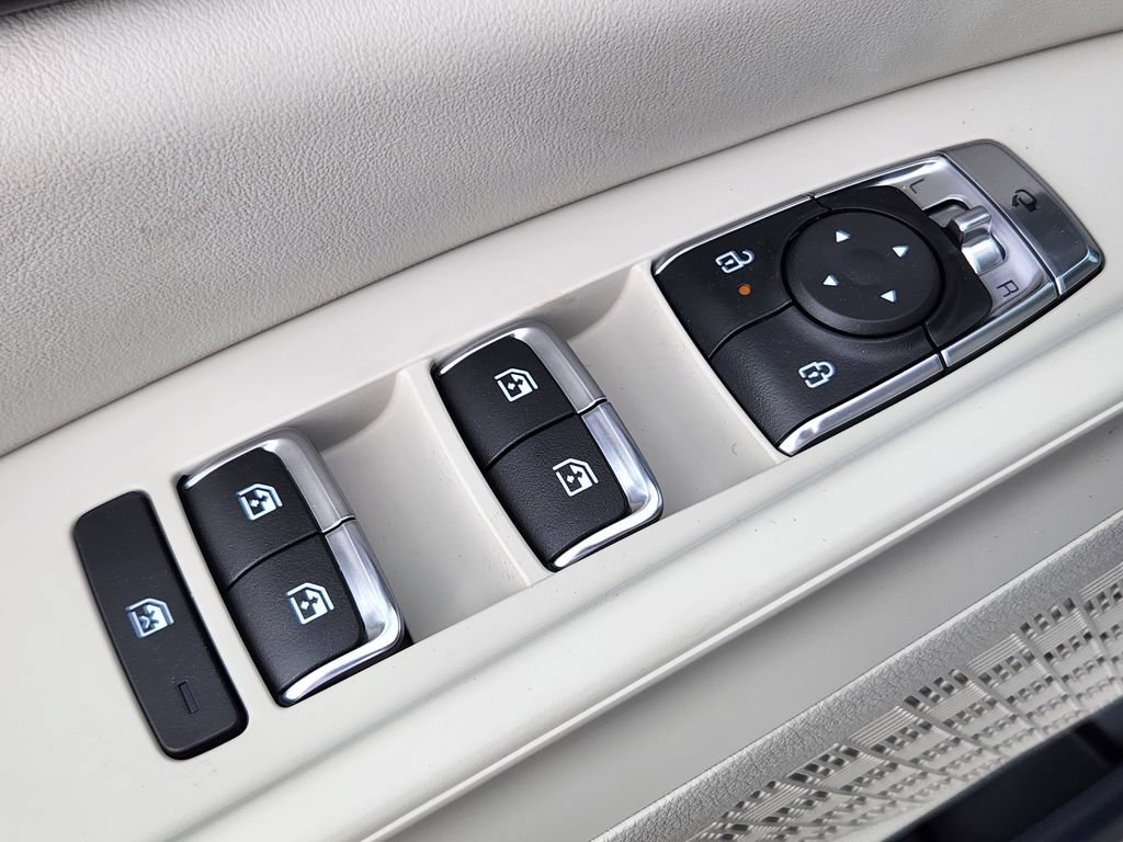 New 2026 Kia Carnival SX w/ SX Dark Edition Package FWD image 8