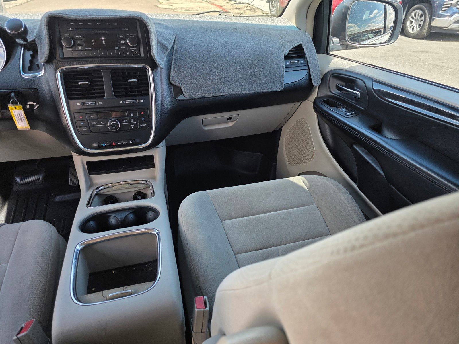Used 2012 Dodge Grand Caravan Crew FWD image 12