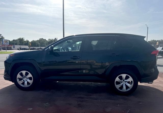 Used 2022 Toyota RAV4 LE AWD/4WD image 6