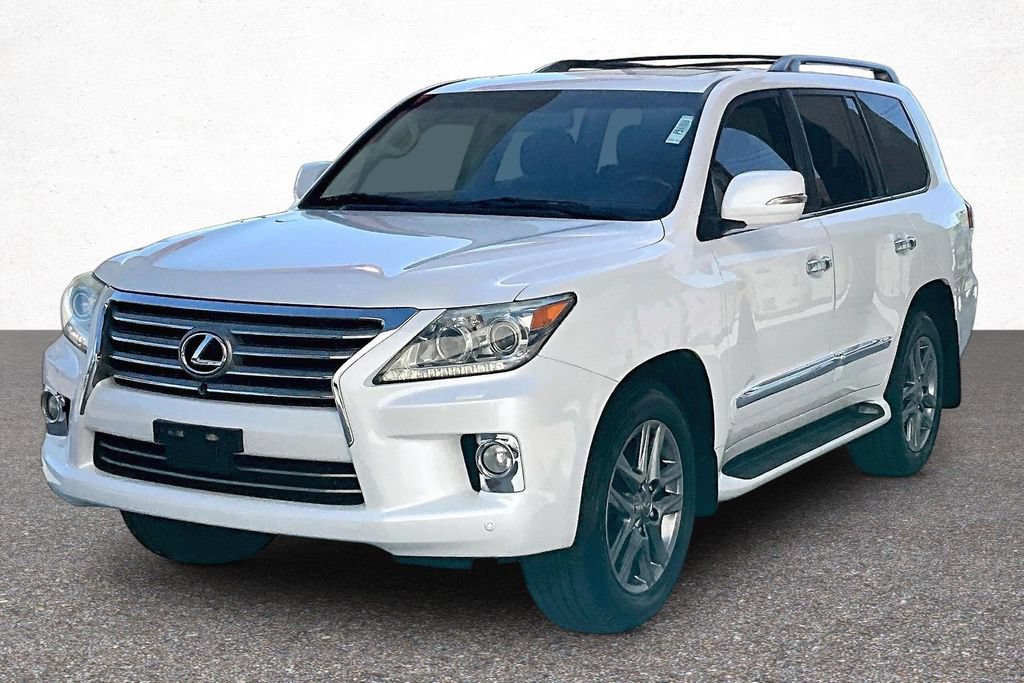 Used 2013 Lexus LX 570 4WD w/ Luxury Pkg image 4