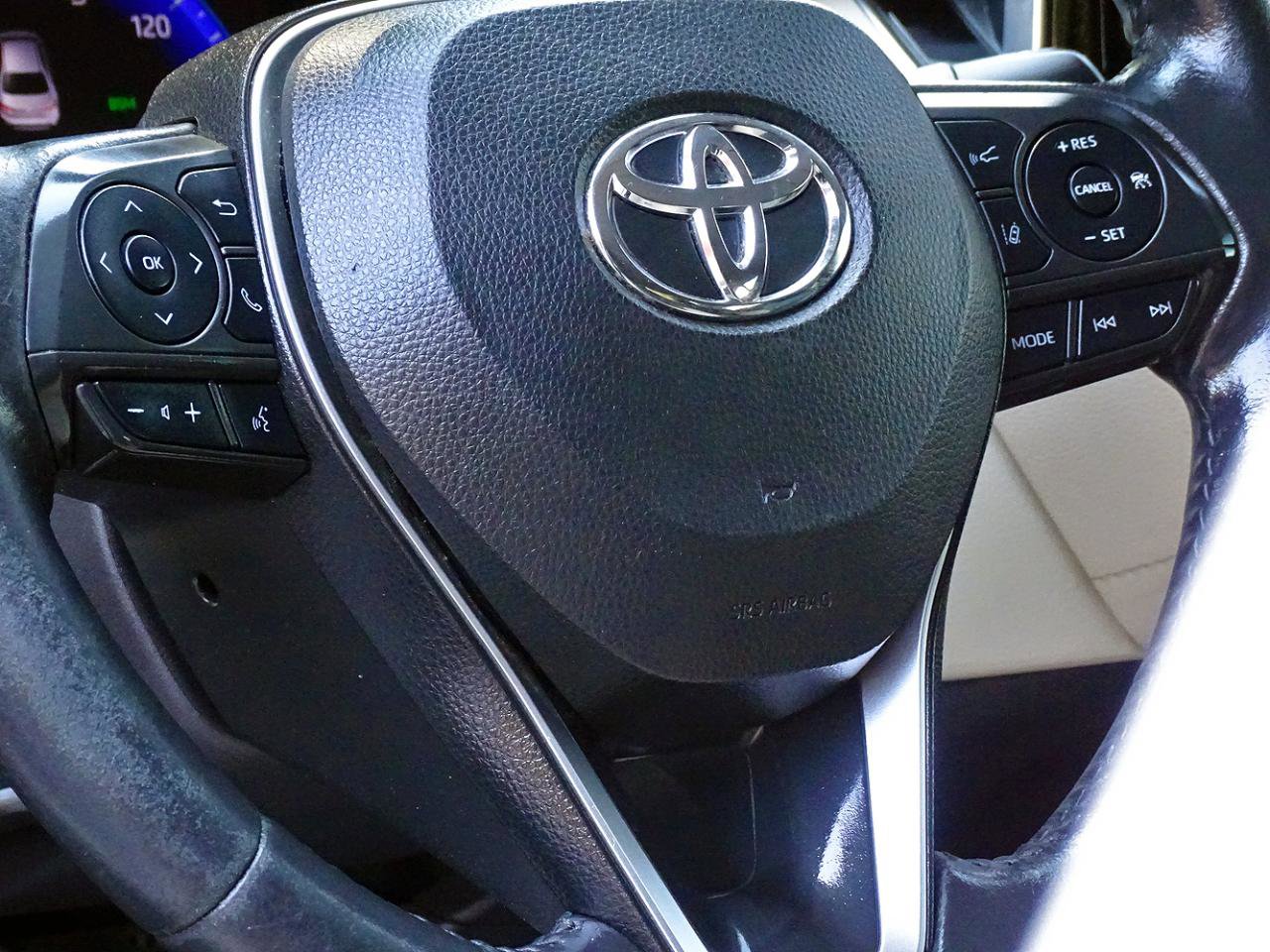 Used 2022 Toyota Corolla XLE FWD image 26