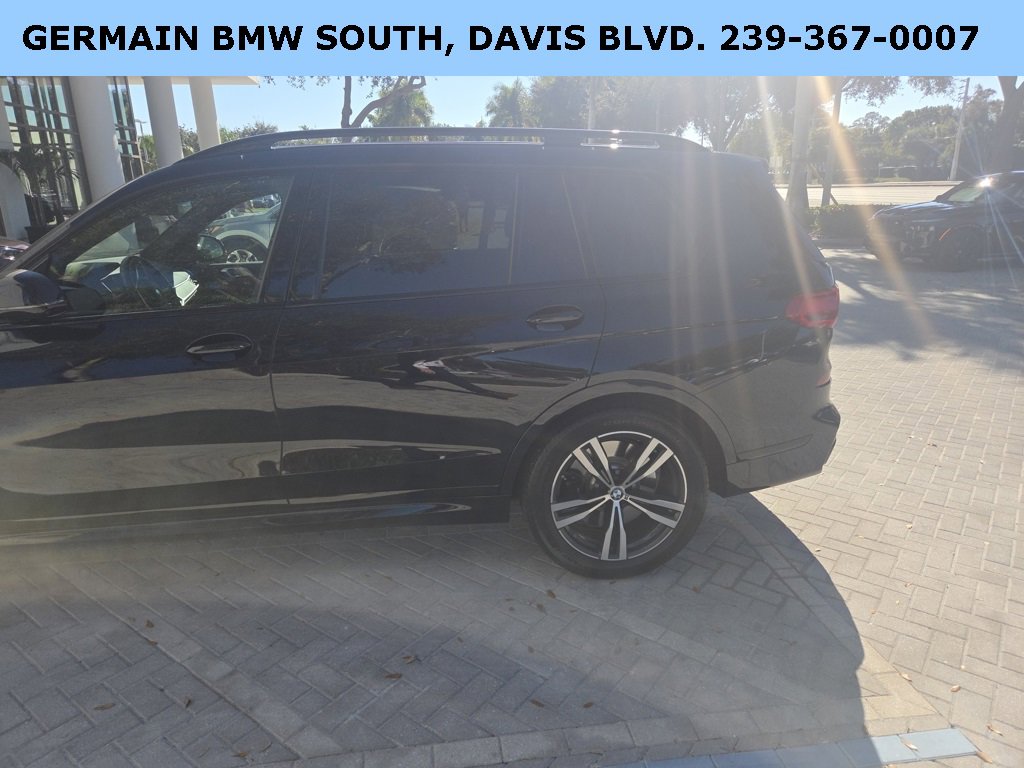 Certified 2022 BMW X7 M50i w/ Executive Package image 15