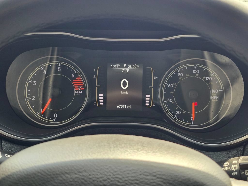 Used 2020 Jeep Cherokee Latitude Plus AWD/4WD image 17
