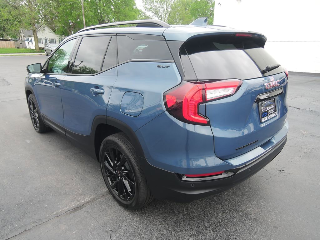 Used 2024 GMC Terrain SLT w/ Elevation Edition FWD image 7