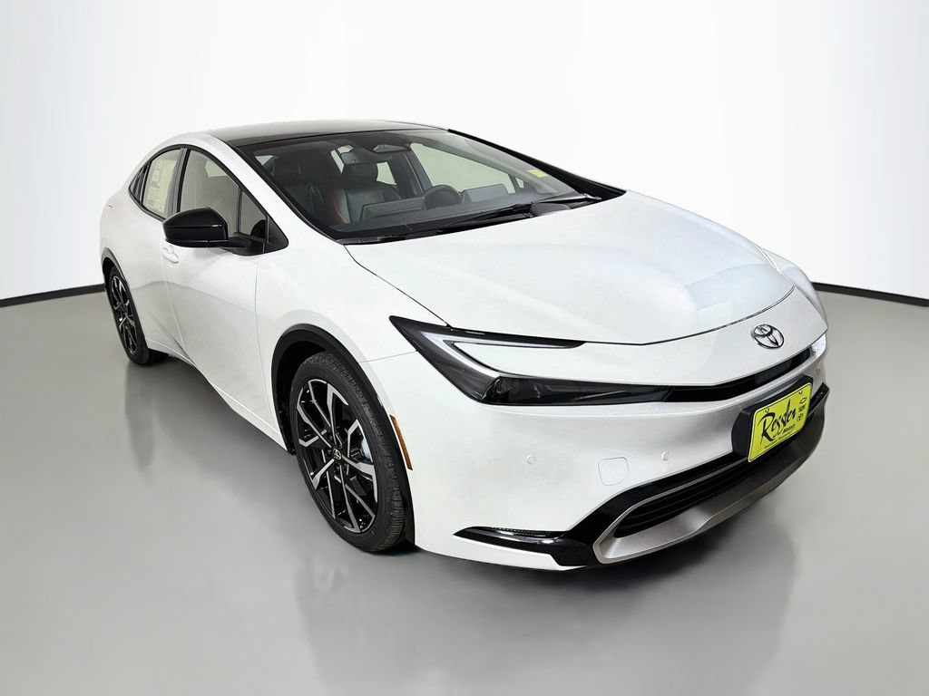 New 2027 Toyota Prius Plug-In Hybrid FWD image 3