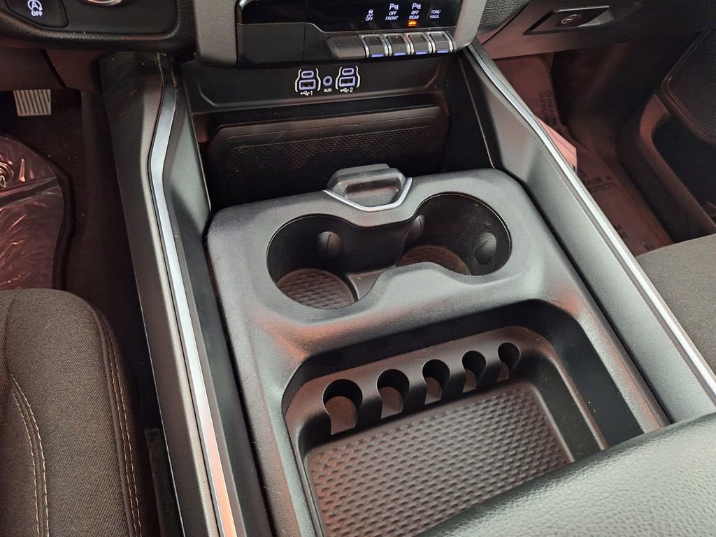 Used 2025 RAM 1500 Big Horn AWD/4WD image 16