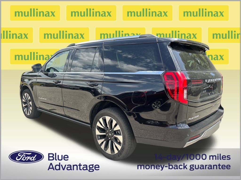 Used 2025 Ford Expedition Platinum w/ Driver's Package AWD/4WD image 3