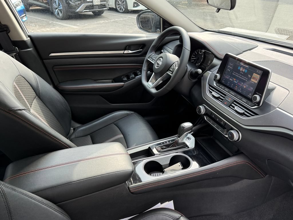 Used 2023 Nissan Altima 2.5 SR FWD image 25