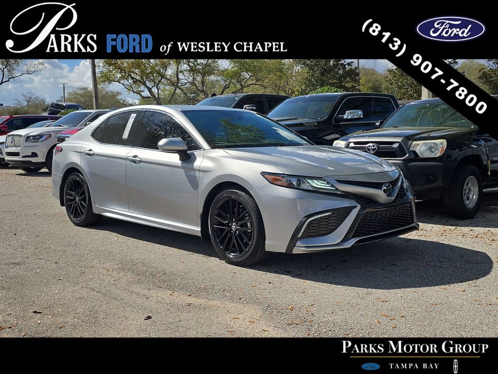 Used 2022 Toyota Camry XSE FWD image 1