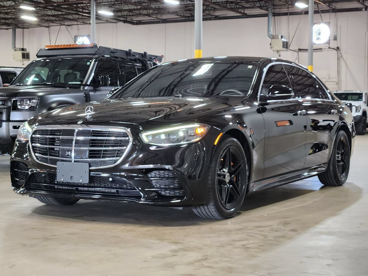 Used 2022 Mercedes-Benz S 580 4MATIC Sedan w/ AMG Line Package image 4