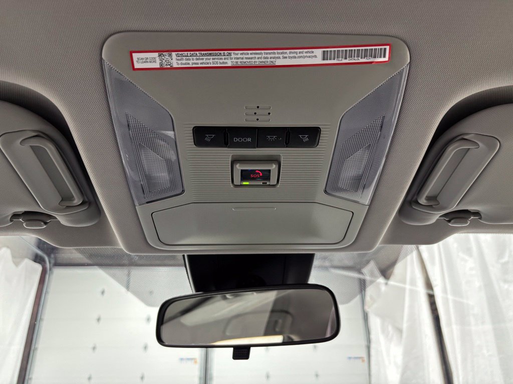 Used 2025 Toyota RAV4 XLE AWD/4WD image 39