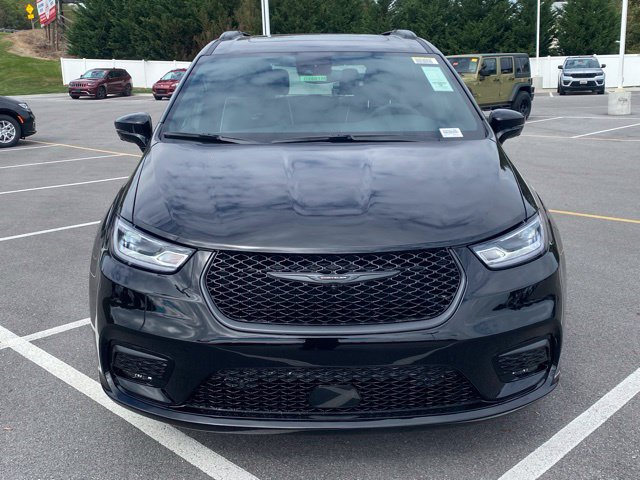 New 2026 Chrysler Pacifica Limited w/ S Appearance Package FWD image 9