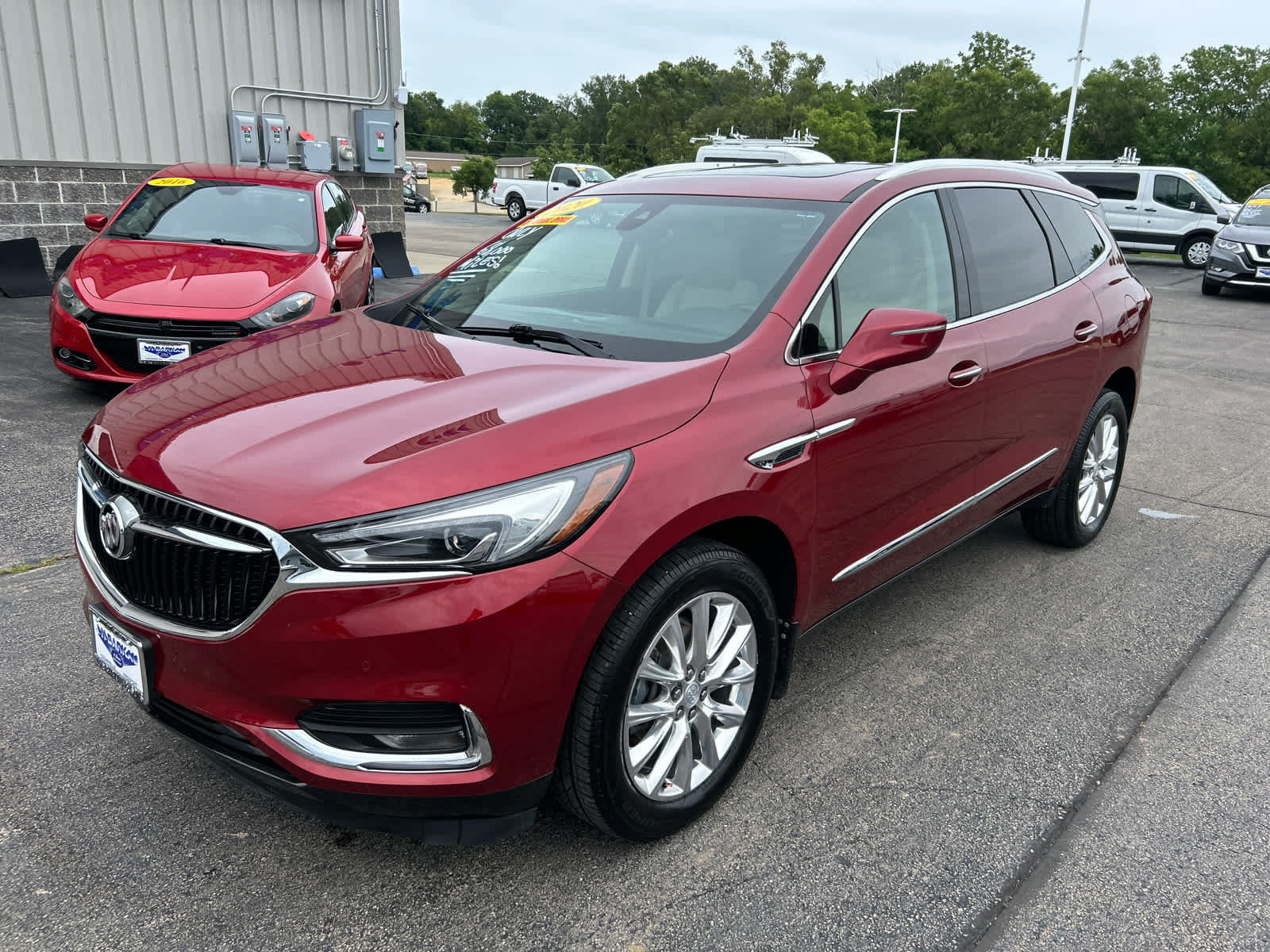 Used 2020 Buick Enclave Premium w/ Sun and Sites Package AWD/4WD image 8