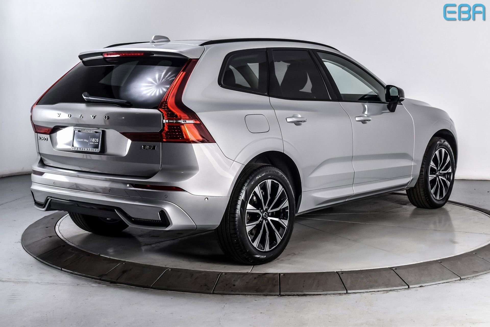 Used 2025 Volvo XC60 B5 Plus AWD/4WD image 6