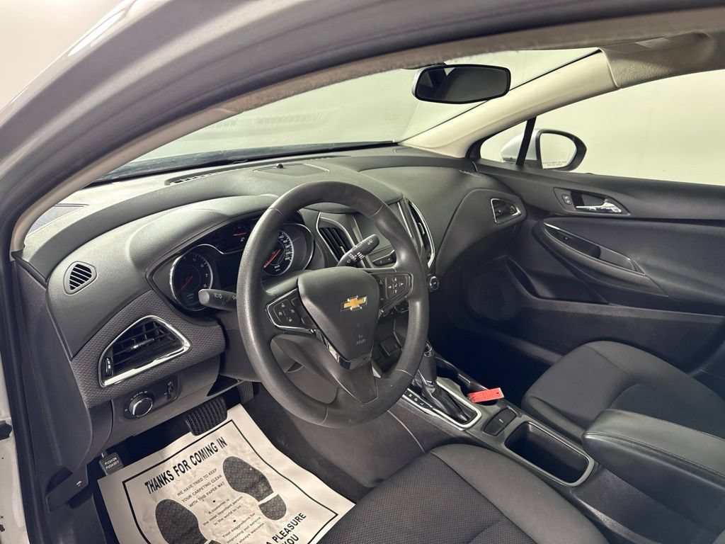 Used 2017 Chevrolet Cruze LT w/ LT Convenience Package FWD image 15