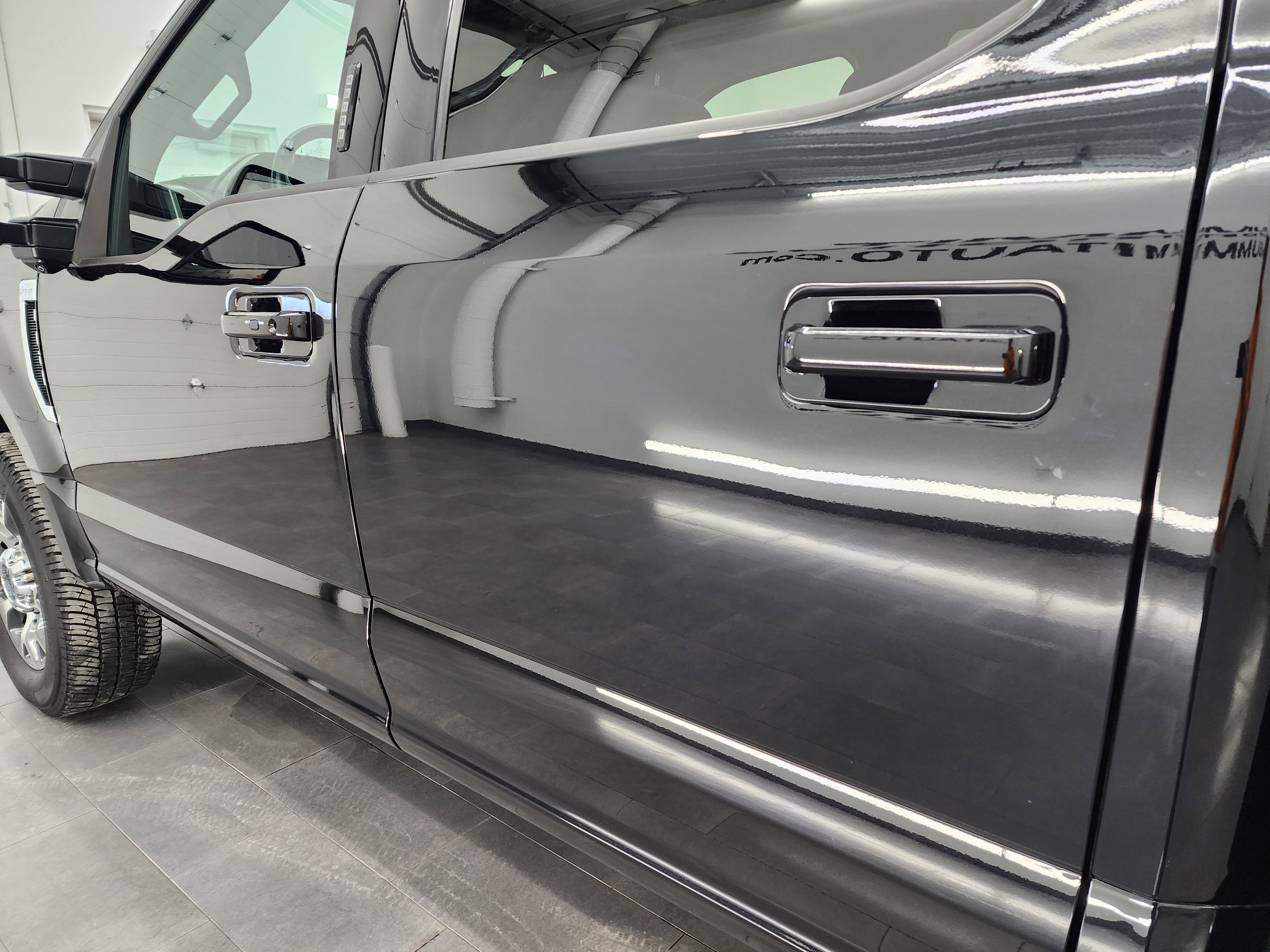 Used 2021 Ford F350 Lariat w/ Lariat Ultimate Package AWD/4WD image 37