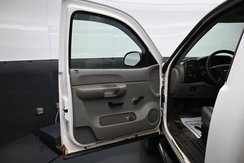Used 2009 GMC Sierra 2500 W/T w/ Snow Plow Prep Package AWD/4WD image 10
