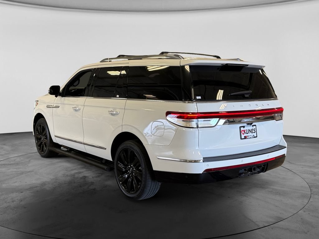 Used 2023 Lincoln Navigator Reserve AWD/4WD image 7